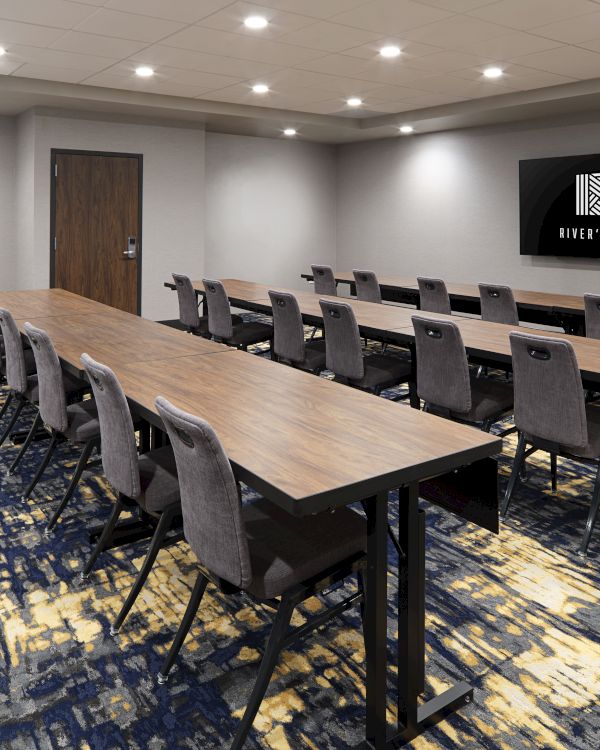 River's Edge Hotel Portland, Tapestry Collection by Hilton