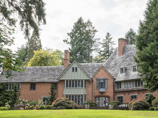 River's Edge Hotel Portland, Tapestry Collection by Hilton